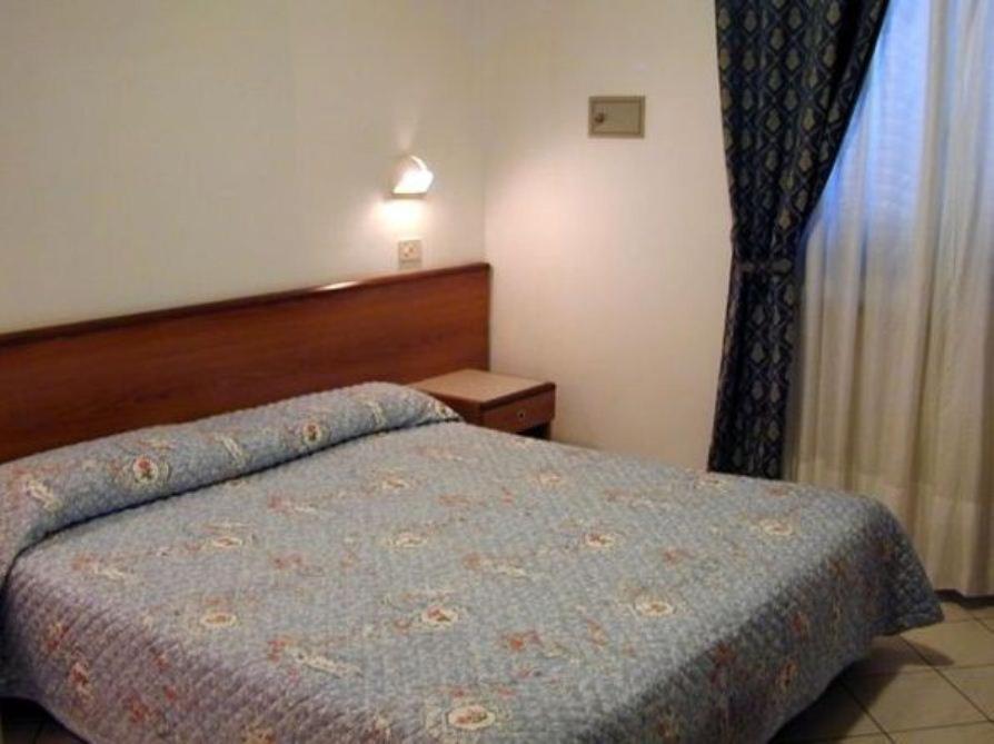 Hotel Astoria Viareggio Bagian luar foto